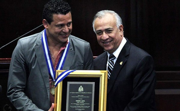 Congreso Nacional reconoce labor de periodistas hondureños