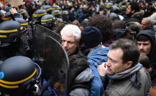 Así fue el disturbio provocado en Francia tras la victoria de Macron