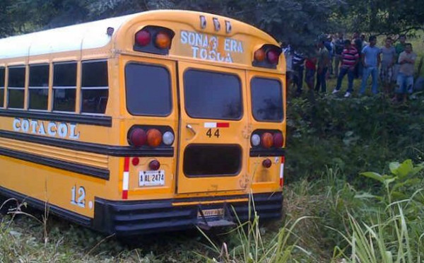 Conductor de bus interurbano es ultimado tras asalto en Colón