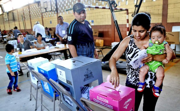 fiesta electoral en las elecciones primarias 2017 en san pedro sula.