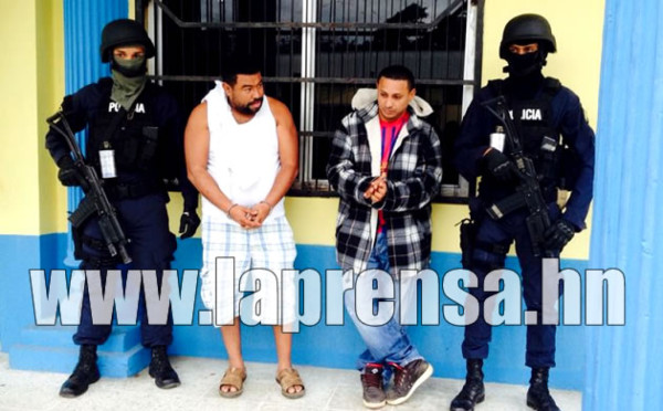 Detienen a dos hondureños por supuesto tráfico de personas
