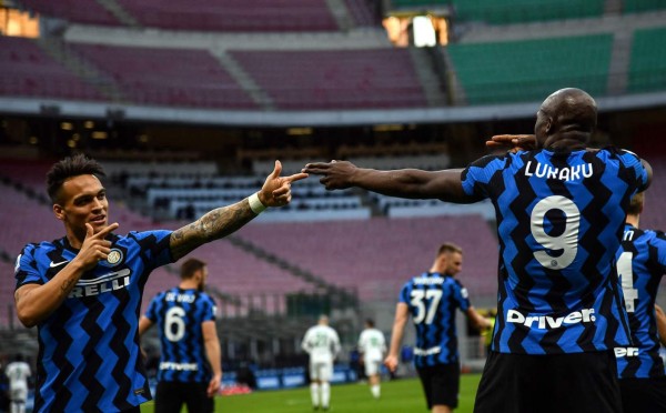 Romelu Lukaku y Lautaro Martínez dieron la victoria al Inter de Milán contra el Sassuolo.