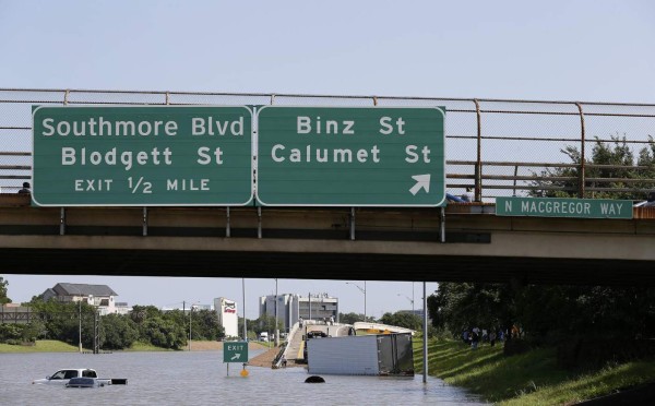 Inundaciones en Houston afectan a 123.000 personas