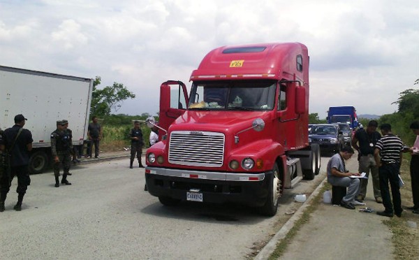 Hallan muerto a conductor guatemalteco de transporte de carga