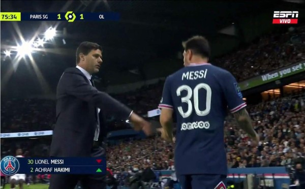 El tremendo enfado de Messi con Pochettino tras ser sustituido en el PSG-Lyon