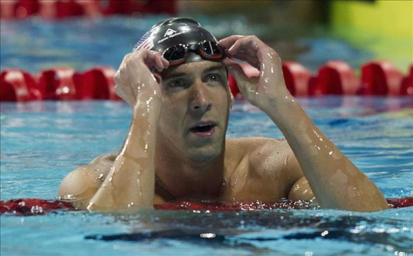 Michael Phelps se disculpa en Twitter