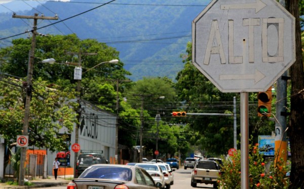 Ocho mil señales de tránsito faltan en San Pedro Sula