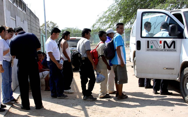 Autoridades frenan el paso a 410 hondureños en México