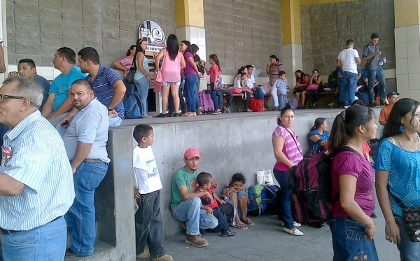 Honduras: Miles de personas siguen abandonando San Pedro Sula
