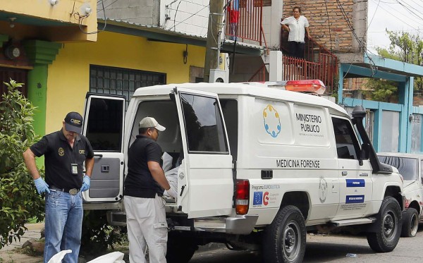 Investigan la muerte de una joven en casa de su novio