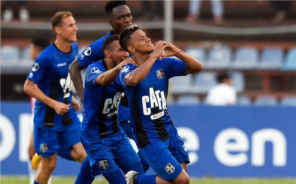 Dos goles de Bryan Moya dieron triunfo al Zulia en la Copa Sudamericana