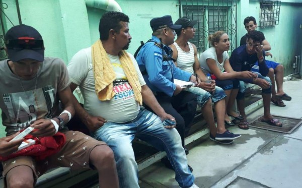 Seis cubanos llegan a isla hondureña de Guanaja en una balsa