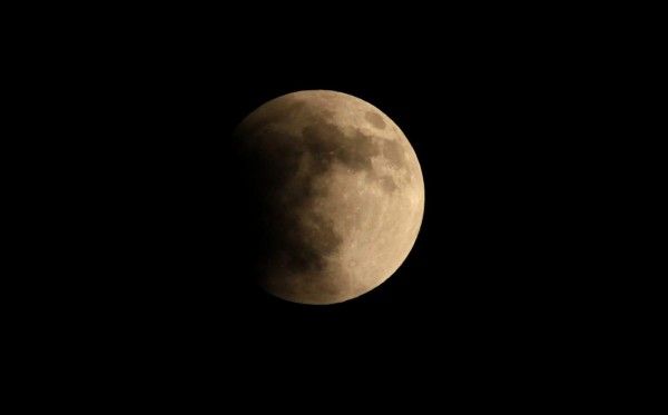 Por cuatro horas, el mundo se maravilló viendo al cielo