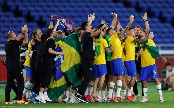Brasil revalida el oro olímpico en fútbol tras derrotar a España en tiempos extras