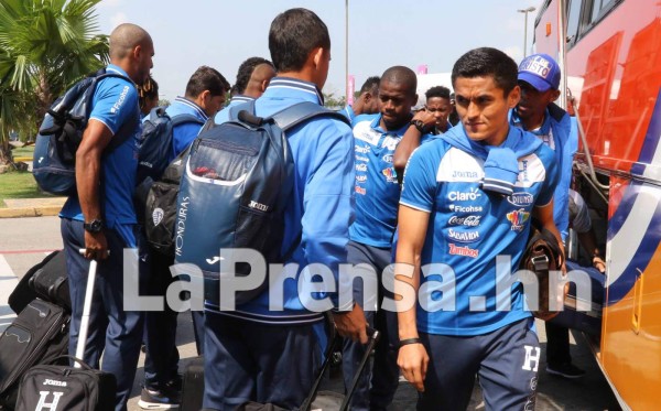 La Bicolor fue recibida con aplausos a su llegada a San Pedro Sula