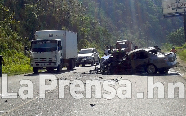 Policía hondureño queda a punto de morir tras accidente