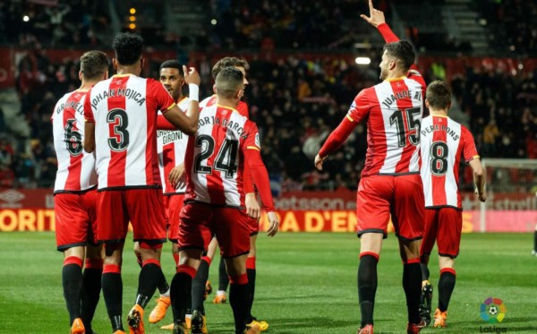 El Girona del 'Choco' Lozano gana al Deportivo La Coruña y sube como la espuma