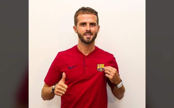 Miralem Pjanic ya está en Barcelona: 'No puedo esperar a jugar en el Camp Nou'