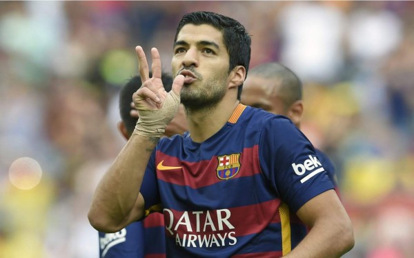Suárez le da triunfo al Barcelona pero pierde a Messi