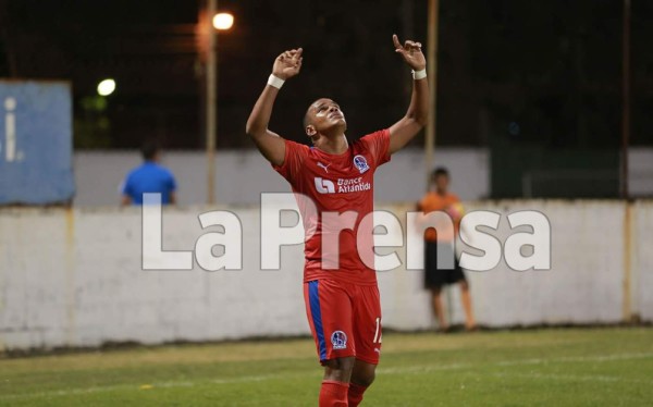 Olimpia le complica la vida al Platense y se pone segundo