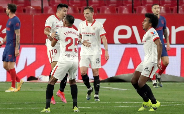 El Sevilla venció al Atlético de Madrid con un gol de Marcos Acuña. Foto EFE