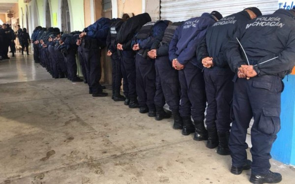 México: Detienen a todos los policías de un municipio de Michoacán