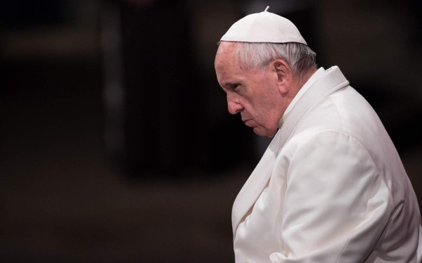 El Papa bautizará a 11 personas en la Vigilia Pascual