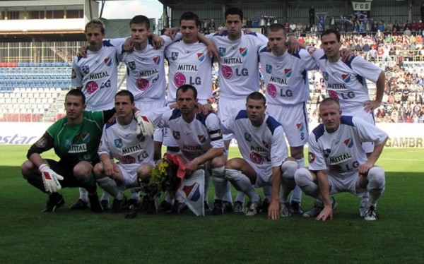 Equipo checo 'castiga' a jugadores con trabajos comunitarios por malos resultados