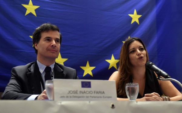 Gran civismo y lentitud oficial evaluó Parlamento UE en comicios de Honduras