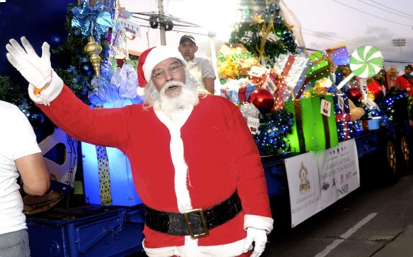 Dan la bienvenida a la Navidad con alegría y esperanza