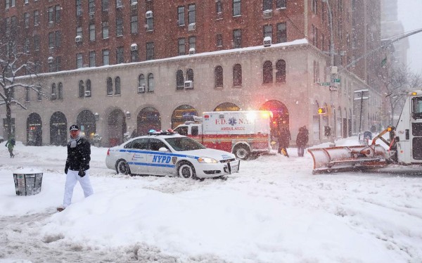Tormenta de nieve en EUA deja al menos 14 muertos