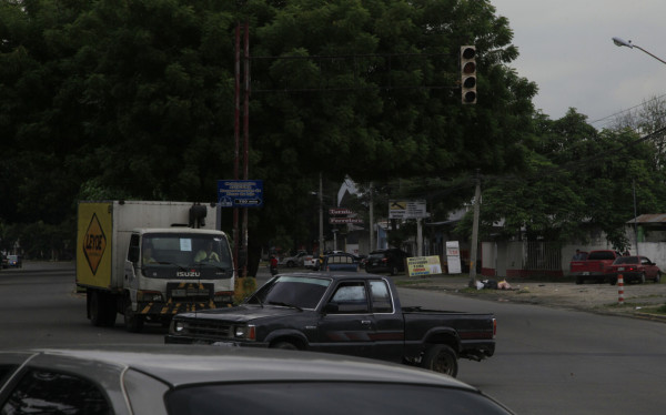 Semáforos siguen en mal estado en San Pedro Sula