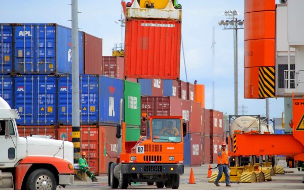 Comercio al borde de crisis por atrasos en Puerto Cortés