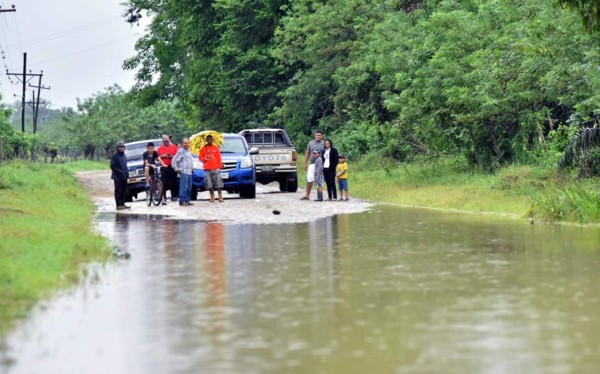 Lluvias causan inundaciones y otros daños en el Caribe de Honduras  