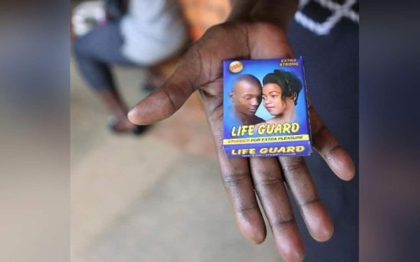 Los condones demasiado pequeños para los ugandeses