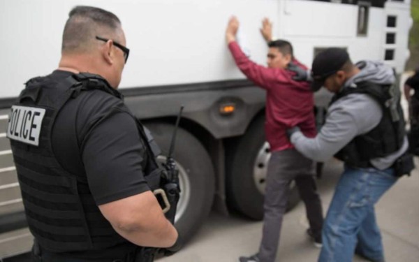 Temen más arrestos de inmigrantes sin ley que lo prohíba en Nueva York