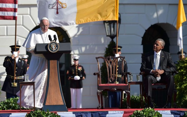 Papa Francisco a Obama: vengo como 'hijo de una familia de inmigrantes'