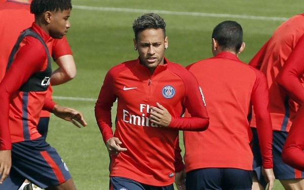 Neymar entra en la convocatoria y debutaría este domingo con el PSG