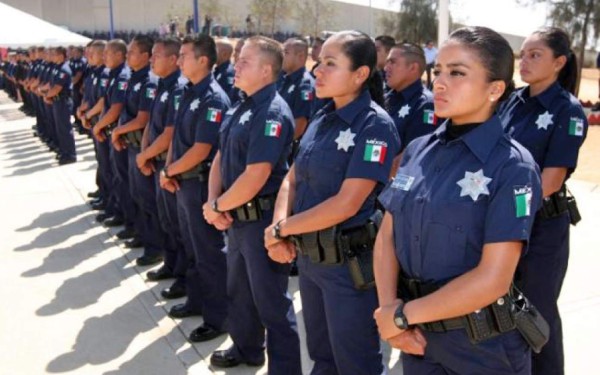 Desarman Policía municipal mexicana por infiltración del crimen organizado