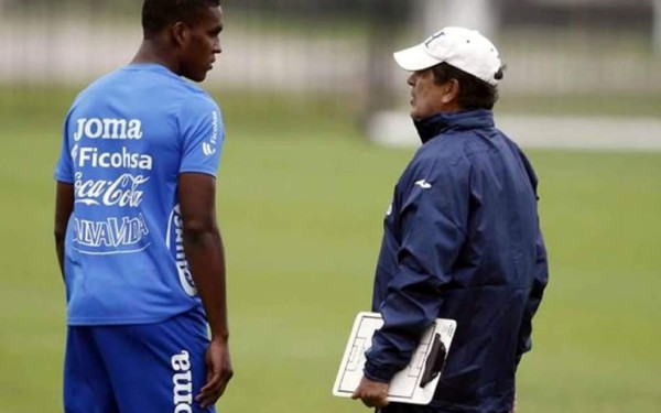 Beckeles le pide a Pinto y a sus excompañeros de la Selección que 'dejen el orgullo a un lado''