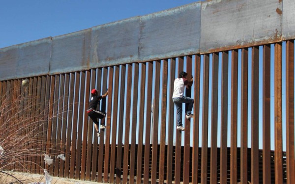 Trump revela cómo obligará a México a pagar el muro
