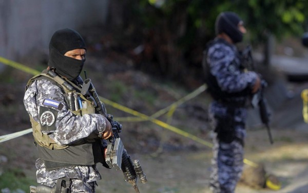 Policía salvadoreña se acuartela por violencia de pandillas