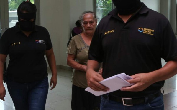 Llegan a juzgados de San Pedro Sula miembros de banda los 'Peludos”