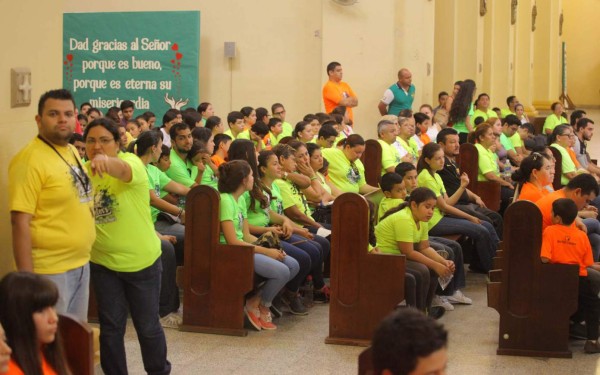 Estudiantes celebran año de la misericordia en San Pedro Sula