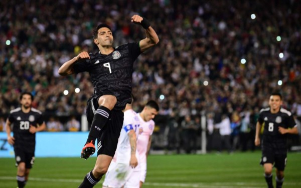 México vence con autoridad a Chile en el debut del 'Tata' Martino