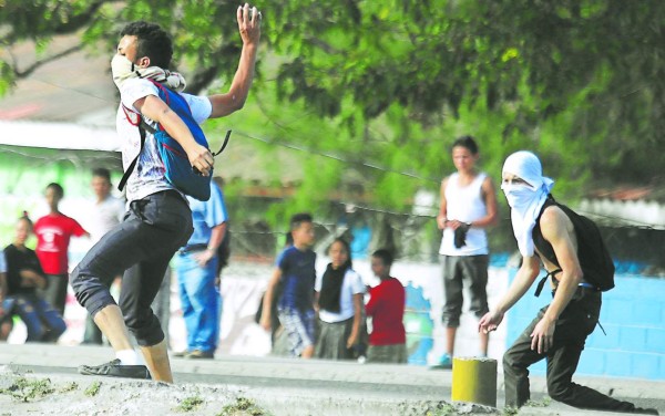 Educación anuncia sanciones contra maestros protestantes