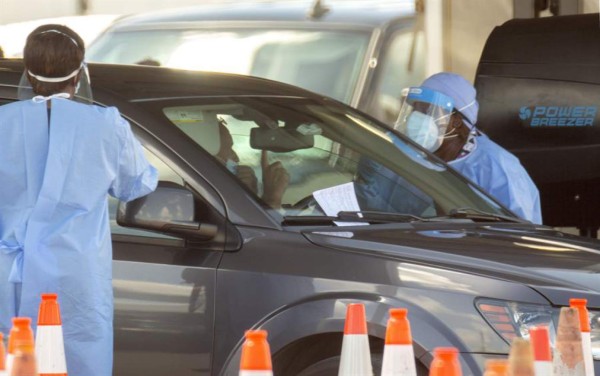 Florida se prepara para las vacunas cuando cruza las 20,000 muertes por covid