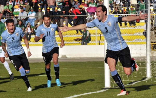 Uruguay vence a Bolivia y rompe maleficio en la altura