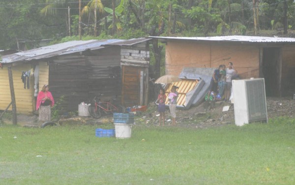 Lluvias ppr frente frío inundan zonas de Choloma, Omoa y La Ceiba