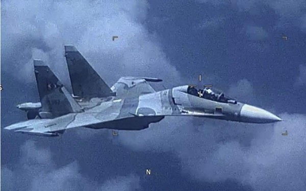 Comando Sur denuncia que un caza venezolano interceptó un avión de EEUU